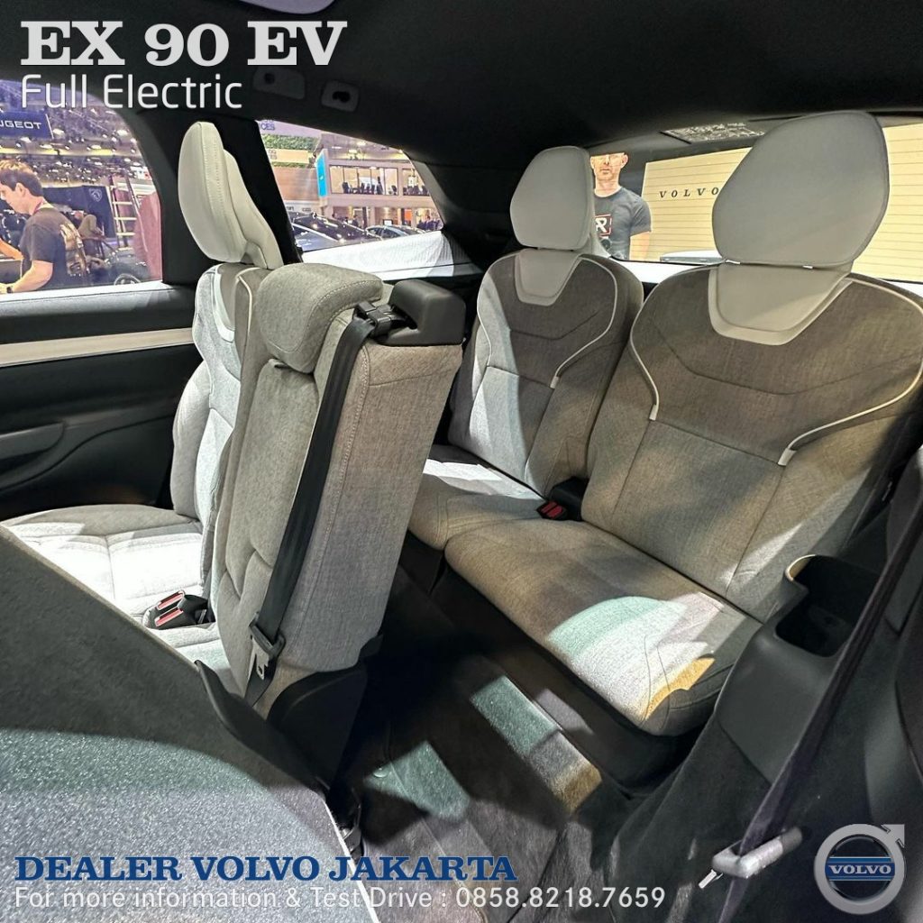 Interior Volvo EX90 EV Indonesia 2024 Beige 3