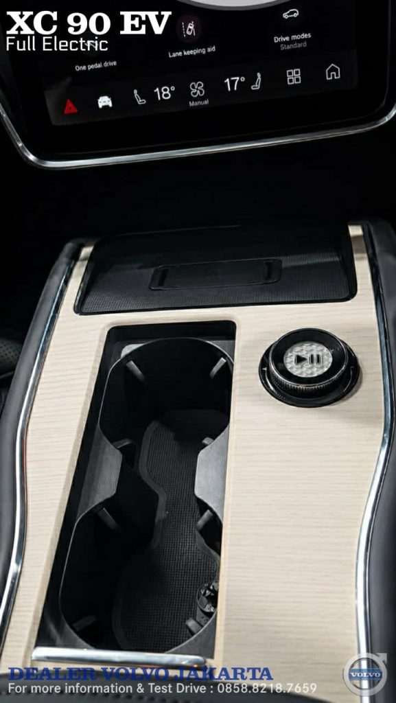 Interior Volvo EX90 EV SUV 2026 Indonesia Full Electric Black 75b